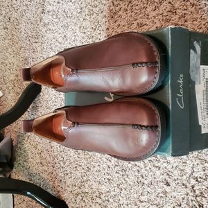 Clarks Villager Clogs